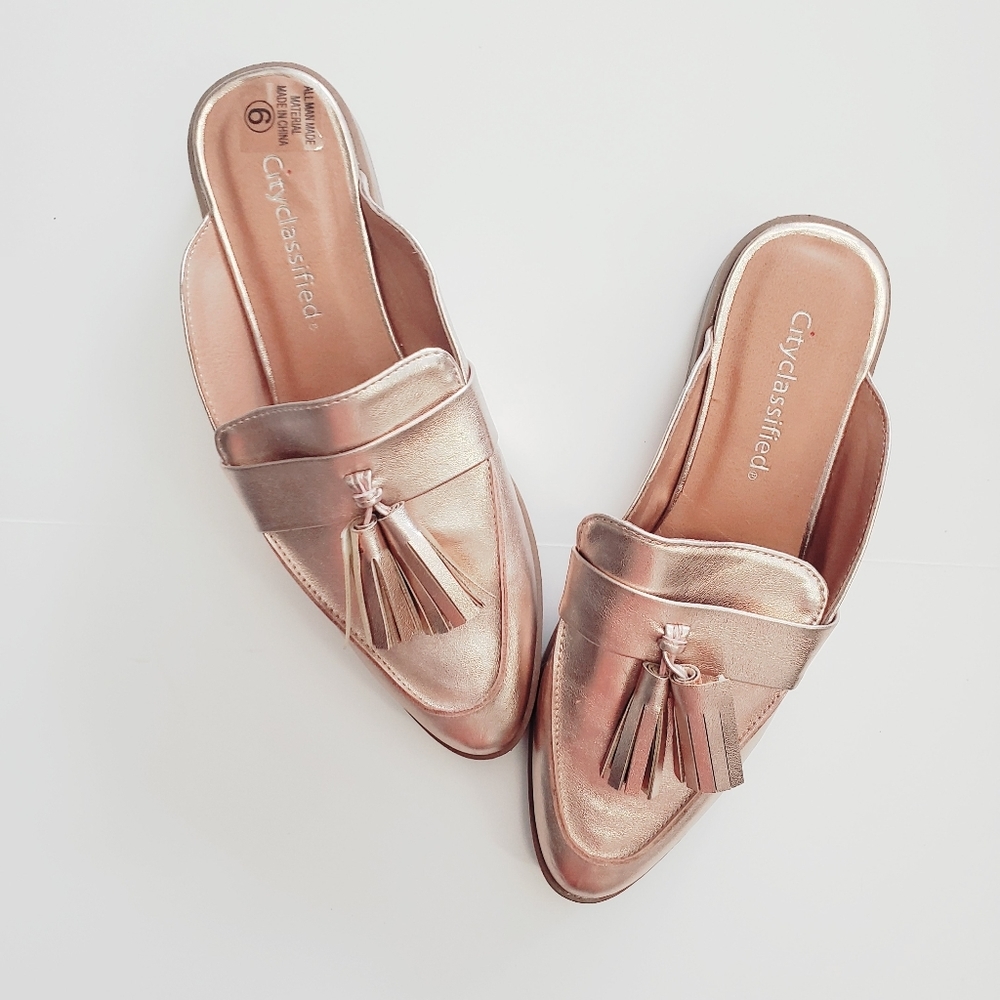 NEW! City Classified Mule Flats